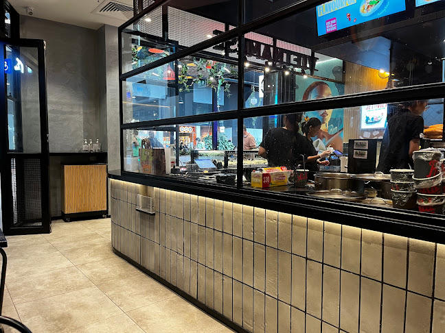 Roll'd Valley Metro - Hospitality and gastronomy