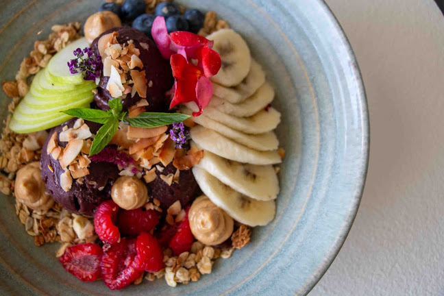 4 Greenwich Ct, Robina QLD 4226