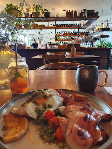 Comentarii opinii despre The Hideout Coffee House