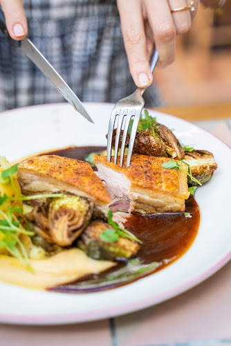 Opinii despre Mermaid Beach Tavern în Mermaid Beach - Hospitality and gastronomy