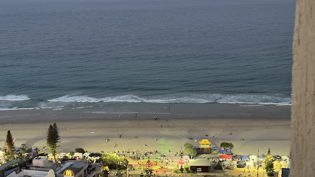 Surfers Paradise Beachfront Markets - Surfers Paradise