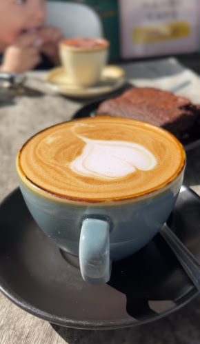 Two Hands Cafe. - Fyshwick