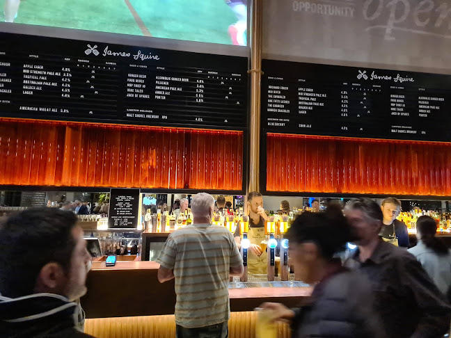 3 Oracle Bvd, Broadbeach QLD 4218