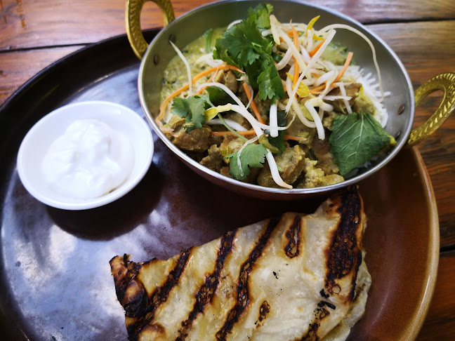 Queen's Head Hotel - Hospitality and gastronomy