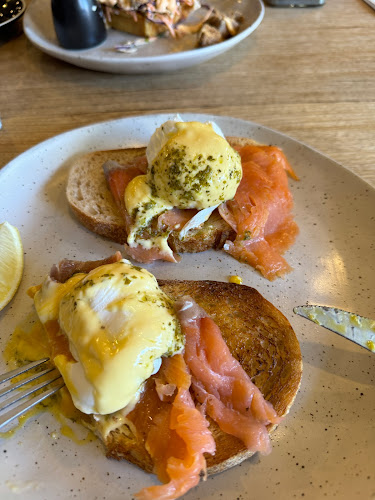 Comentarii opinii despre Mr. Benedict