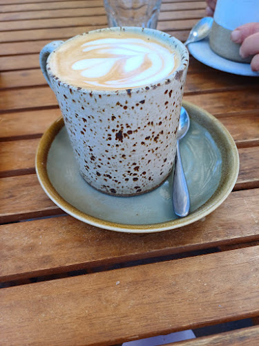 Round Bird Food & Wine Merchants - Lilydale