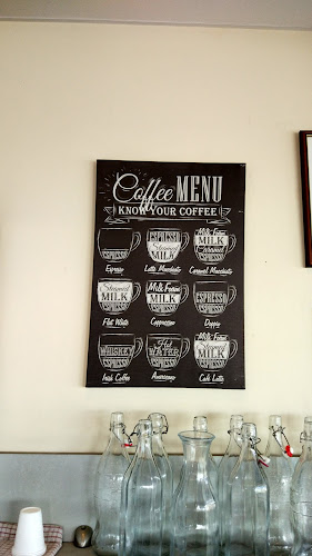 Montmartre By The Sea - Surfers Paradise