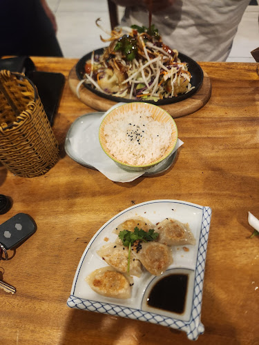 2/2 Sunlight Dr, Burleigh Waters QLD 4220