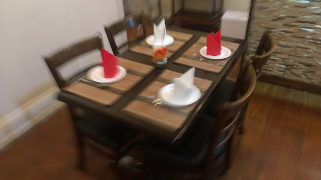 Muang Thong - Golden City Thai Restaurant - Hospitality and gastronomy