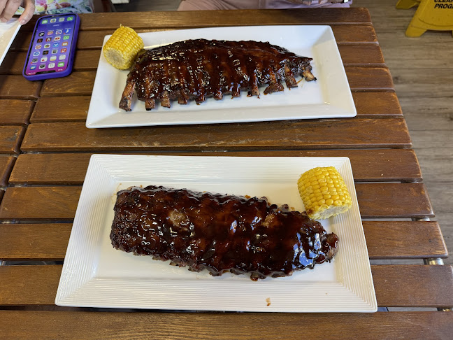 Izzy's Flippin' Pizza - Hospitality and gastronomy