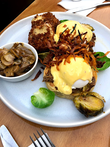 Albert & Co - Lakes Entrance