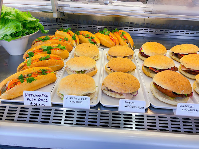 Iron Knob Bakery & Deli