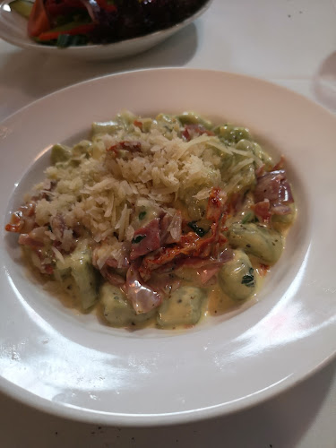 La Trattoria Restaurant & Pizza Bar - Hospitality and gastronomy