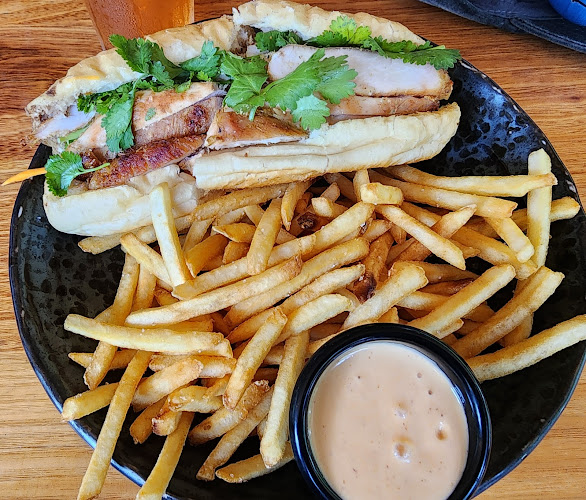 CHOW! - Hospitality and gastronomy