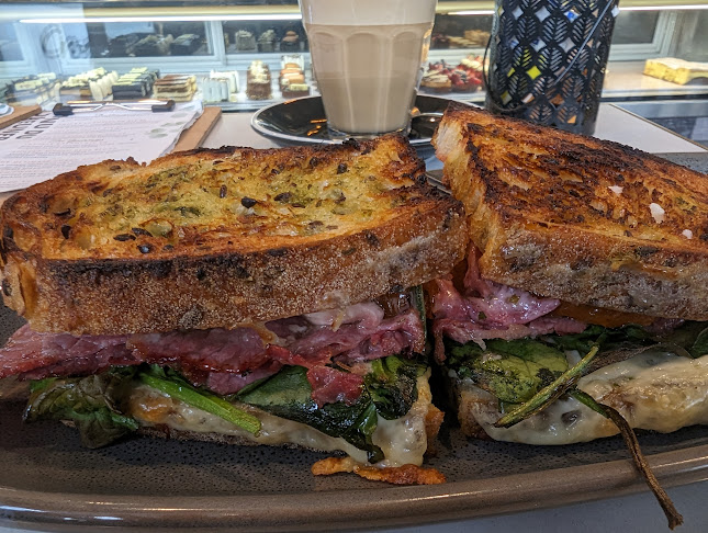 Comentarii opinii despre Croquembouche Patisserie