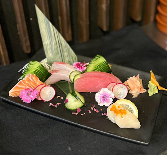 Opinii despre Bistro Lamp (Japanese Fusion+Bar) în Mermaid Beach - Hospitality and gastronomy