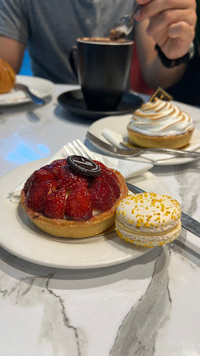 Hooker Blvd, Broadbeach QLD 4218