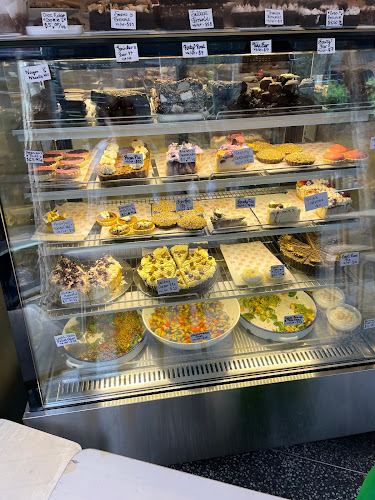 Miss Sina Nutie Store - Hospitality and gastronomy