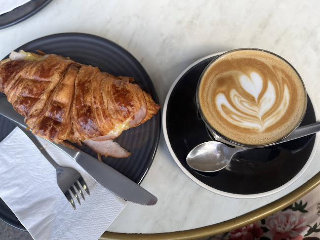 Shop 8/14 Spence St, Cairns City QLD 4870