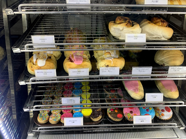 11 Palm Beach Ave, Palm Beach QLD 4221