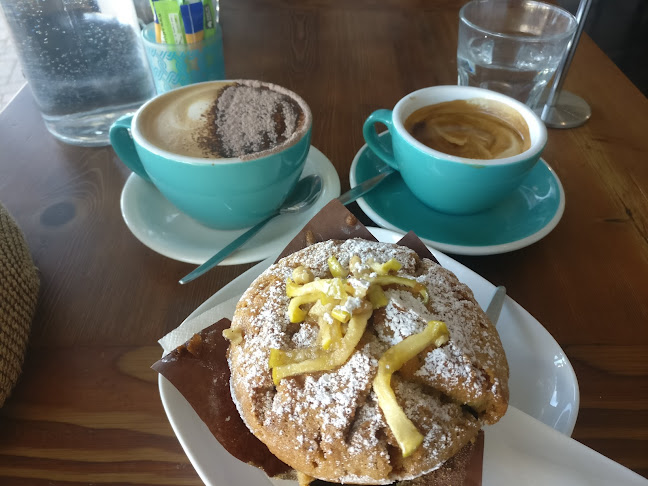 Comentarii opinii despre White Picket Coffee House