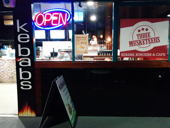 Comentarii opinii despre Three Musketeers Mooloolaba