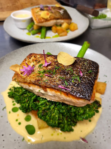 Idle In Cafe - Hospitality and gastronomy