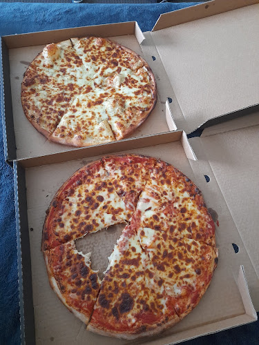 Dom's Pizza Parlour - Mount Austin