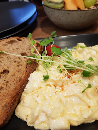 1/40-42 Hanlan St, Surfers Paradise QLD 4217