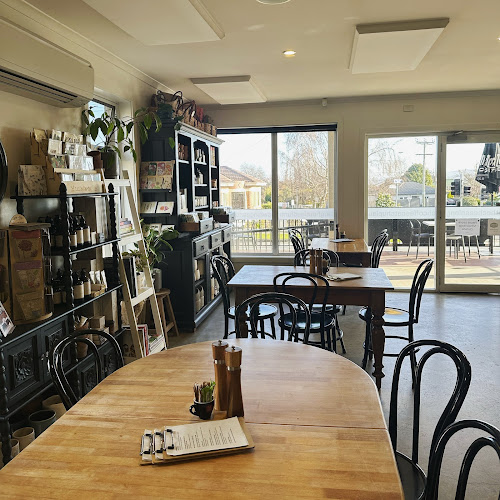 Clove Cafe - Newstead