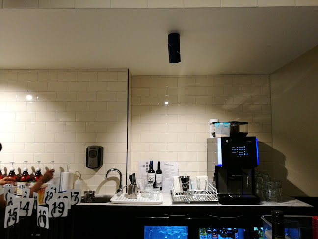 L'Burger Casual Restaurant - Hawthorn