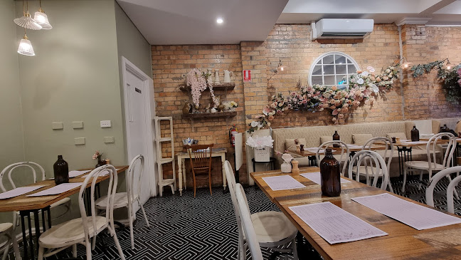 FLOVIE FLORIST CAFE - Carlton