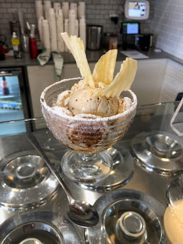 Shop 11/74 Seaworld Dr, Main Beach QLD 4217