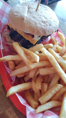 Beach Buns Burgers - Hospitality and gastronomy