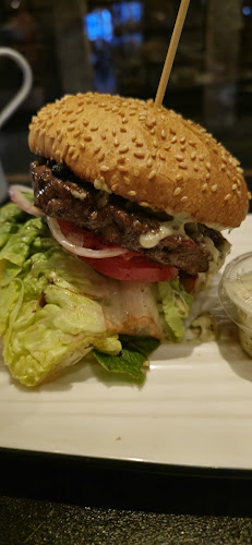 83 Flinders Ln, Melbourne VIC 3000