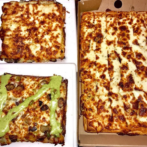 Comentarii opinii despre Sliced Detroit Pizza