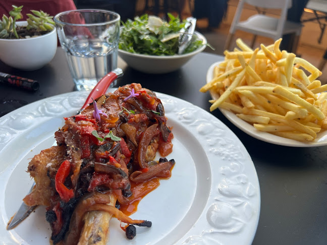 Ain't Nonna's - Hospitality and gastronomy