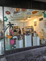 Punchin' Bottles Wine Shop