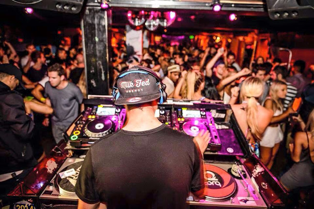 Comentarii opinii despre Tramp Bar