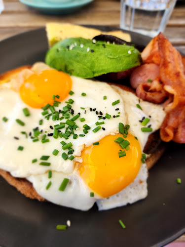 Comentarii opinii despre Ground Coolangatta