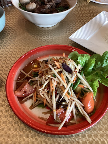 Muang Thong - Golden City Thai Restaurant - Hospitality and gastronomy