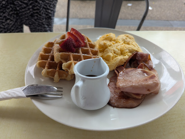 Cheryl-Lyn's Cafe - Hospitality and gastronomy