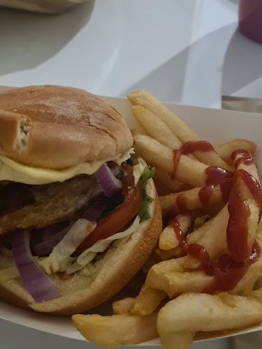 Burgers on Scarborough - Hospitality and gastronomy