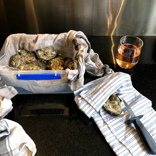 Signature Oysters - Hospitality and gastronomy