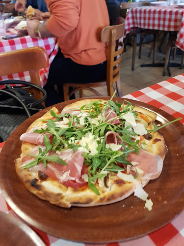 Zio Pino Pizzeria - Mascot