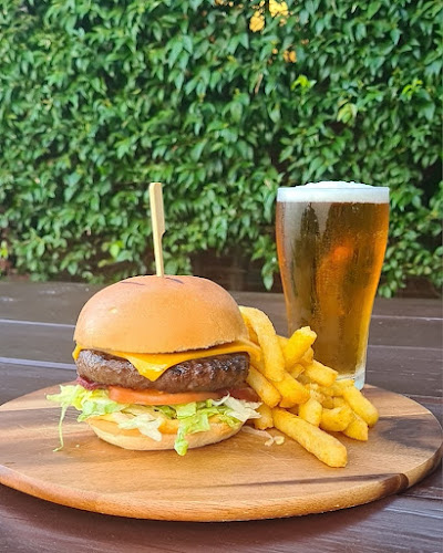 99 Gunnedah Rd, Tamworth NSW 2340