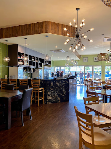 Shop 4/107 Ferry Rd, Southport QLD 4215