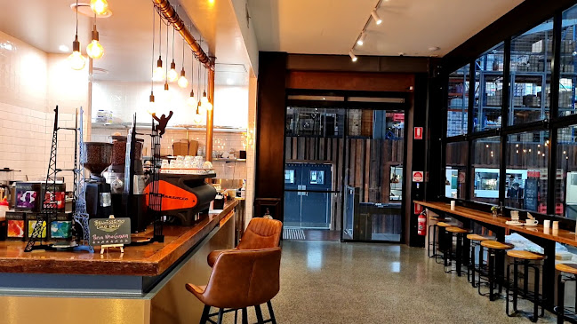 12 Cavendish Rd, Coorparoo QLD 4151