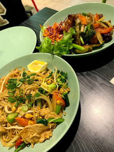 Comentarii opinii despre Chilli & Basil Thai Restaurant