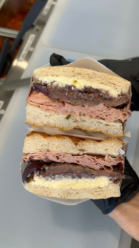 Comentarii opinii despre Deli & Dine